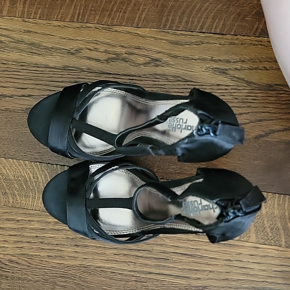 Heels - Picture 3 of 3